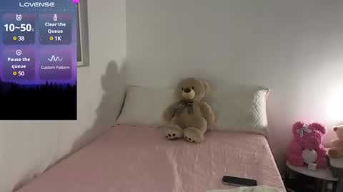 Snapshot of cielo_18d chatting on 10, 12, 2024 Mia online show from 10, 12, 2024