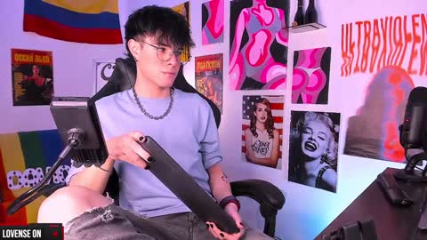 Snapshot of cinnamon_boyxxx chatting on 7, 1, 2025 David     Independent Model online show from 7, 1, 2025