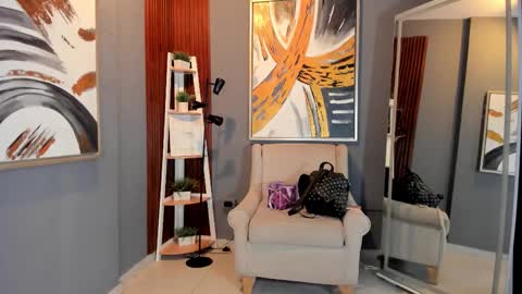 Snapshot of cinnia_ chatting on 12, 9, 2025 Cintia online show from 12, 9, 2025