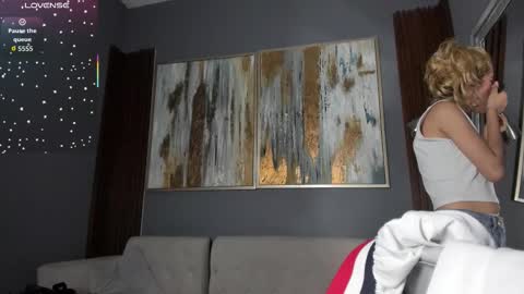 Snapshot of cinnia_ chatting on 23, 9, 2025 Cintia online show from 23, 9, 2025