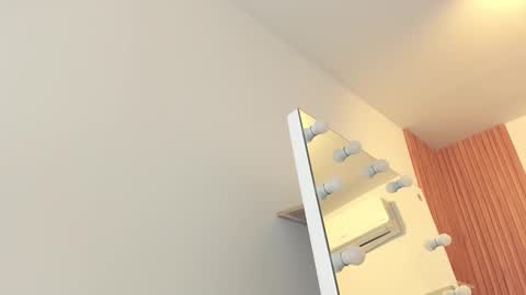 Snapshot of cinnia_ chatting on 6, 11, 2025 Cintia online show from 6, 11, 2025