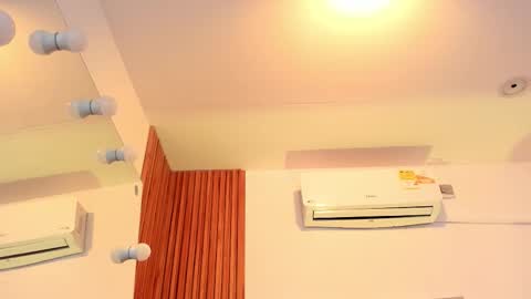 Snapshot of cinnia_ chatting on 12, 11, 2025 Cintia online show from 12, 11, 2025