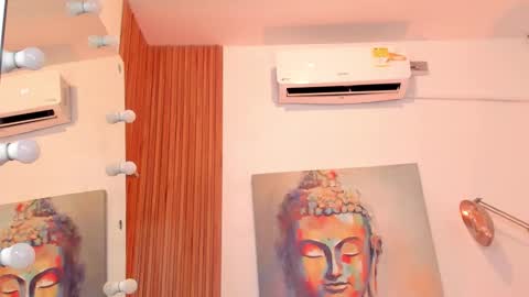 Snapshot of cinnia_ chatting on 17, 11, 2025 Cintia online show from 17, 11, 2025