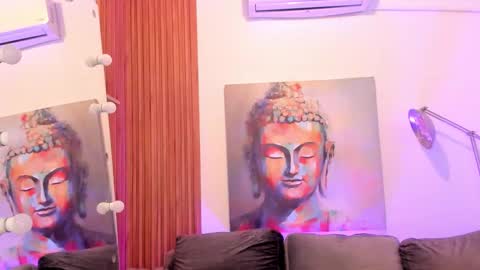 Snapshot of cinnia_ chatting on 1, 12, 2025 Cintia online show from 1, 12, 2025