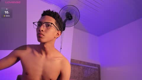 Snapshot of cj_davis1 chatting on 14, 9, 2025 cj_davis1 online show from 14, 9, 2025