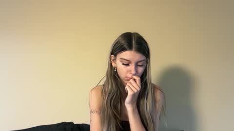 Snapshot of clairewalkerr chatting on 29, 11, 2025 clairewalkerr online show from 29, 11, 2025