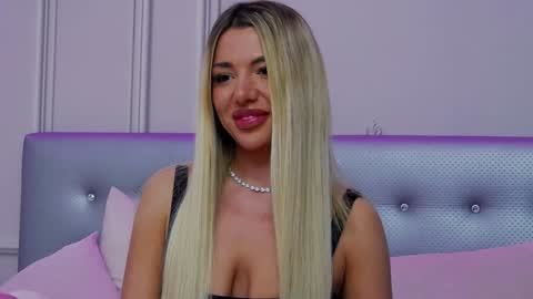 ClaraHazel online show from 5, 1, 2025