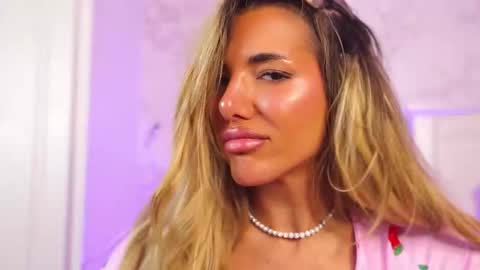 ClaraHazel online show from 11, 10, 2025