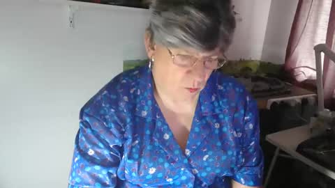 clare nylons online show from 15, 4, 2026