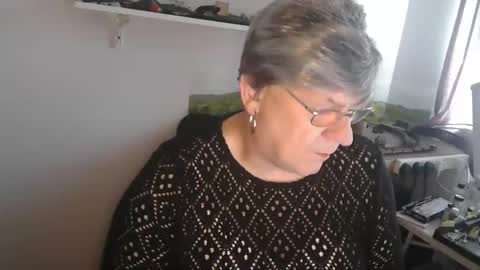 clare nylons online show from 8, 6, 2026