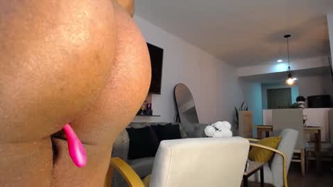 Snapshot of clark_strong chatting on 12, 12, 2024 clark_strong online show from 12, 12, 2024