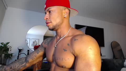 Snapshot of clark_strong chatting on 23, 12, 2024 clark_strong online show from 23, 12, 2024