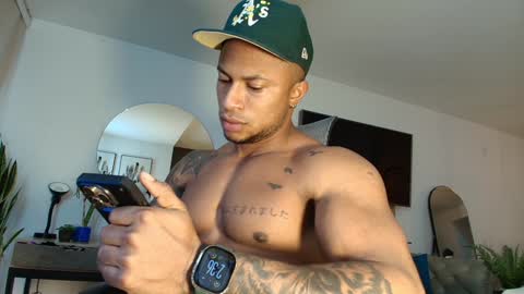 Snapshot of clark_strong chatting on 15, 1, 2025 clark_strong online show from 15, 1, 2025