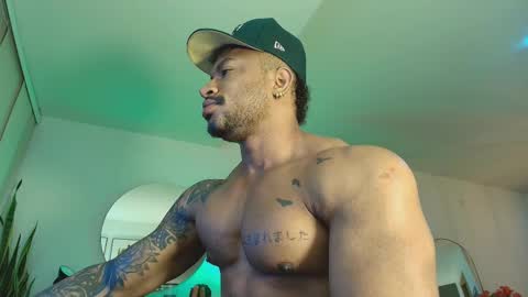 Snapshot of clark_strong chatting on 20, 9, 2025 clark_strong online show from 20, 9, 2025