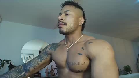 Snapshot of clark_strong chatting on 6, 10, 2025 clark_strong online show from 6, 10, 2025