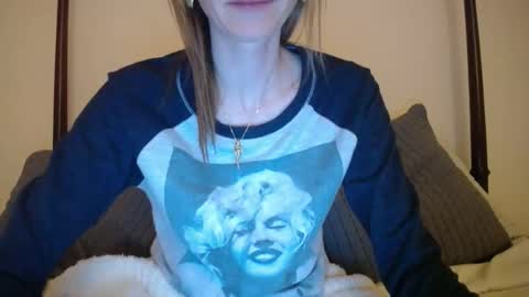 Snapshot of classykitties69 chatting on 23, 1, 2025 Goddess Erotica online show from 23, 1, 2025