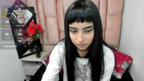 Snapshot of cleo_ross chatting on 13, 12, 2025 CLEO ROSS online show from 13, 12, 2025