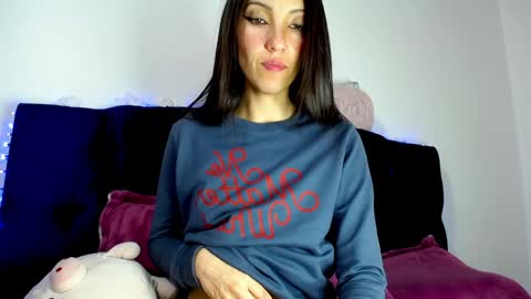  Nicol  online show from 12, 12, 2024