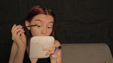 cleowhite_ online show from 25, 11, 2025