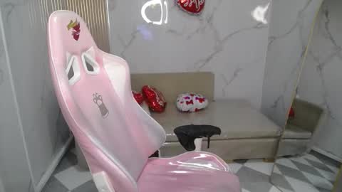 Clhoe online show from 15, 2, 2026