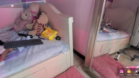 Cloe Leeee online show from 12, 12, 2024