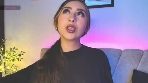 Snapshot of cloe_martinezz_ chatting on 25, 4, 2026 cloe_martinezz_ online show from 25, 4, 2026