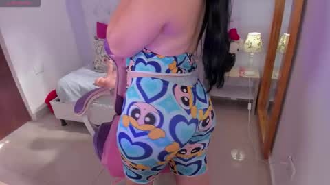 Cloe Weiss online show from 16, 11, 2025