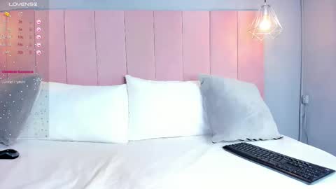 C L O E  online show from 1, 10, 2025