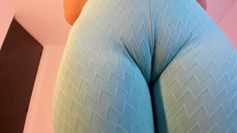 Snapshot of cloehonney chatting on 5, 12, 2024 cloe online show from 5, 12, 2024