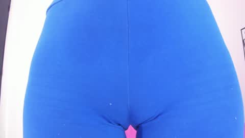 Snapshot of cloehonney chatting on 24, 1, 2025 cloe online show from 24, 1, 2025