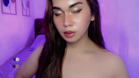 Snapshot of cloudia_babe chatting on 6, 10, 2025 Cloudia babe69 online show from 6, 10, 2025