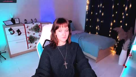  Clover  follow me  online show from 13, 1, 2025