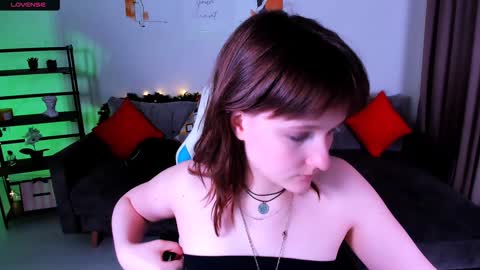  Clover  follow me  online show from 18, 1, 2025