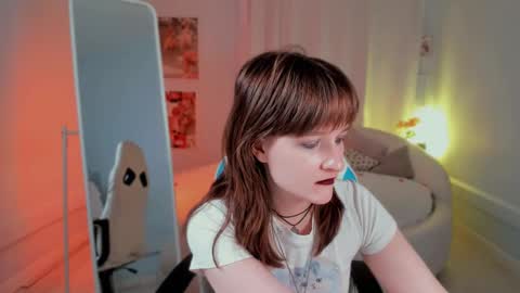  Clover  follow me  online show from 18, 2, 2025
