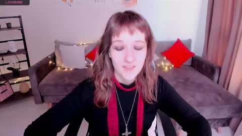  Clover  follow me  online show from 8, 3, 2025