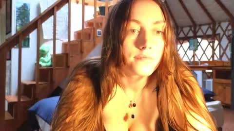 Snapshot of clover_tully chatting on 26, 1, 2025 Clover online show from 26, 1, 2025