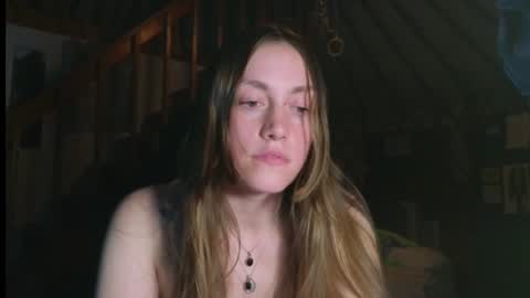 Snapshot of clover_tully chatting on 21, 2, 2025 Clover online show from 21, 2, 2025