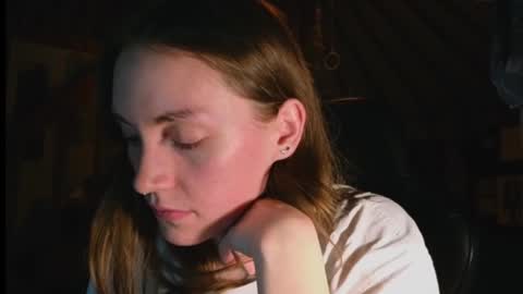 Snapshot of clover_tully chatting on 28, 2, 2025 Clover online show from 28, 2, 2025