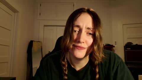 Snapshot of clover_tully chatting on 16, 12, 2025 Clover online show from 16, 12, 2025