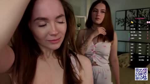 Snapshot of cloverfarewell chatting on 20, 9, 2025 Kira online show from 20, 9, 2025