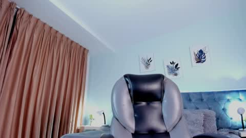 Snapshot of clown_face chatting on 5, 6, 2026 emely dolce online show from 5, 6, 2026