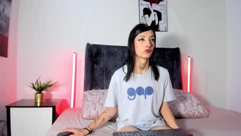 Cloy areo make me come with pleasure online show from 28, 2, 2026