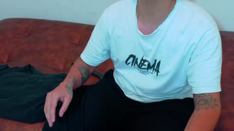 Clyde and Bunny online show from 31, 12, 2024