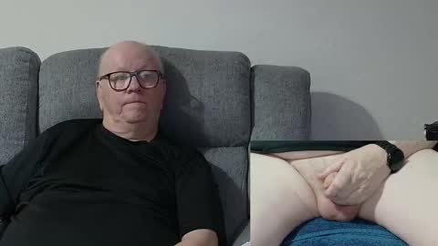 Snapshot of cockneymack51 chatting on 1, 12, 2025 Charlie. online show from 1, 12, 2025