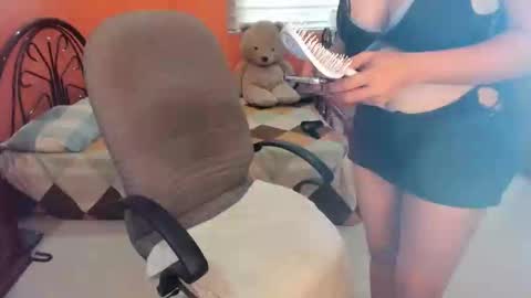 Snapshot of cocktits69 chatting on 14, 5, 2026 titanis online show from 14, 5, 2026