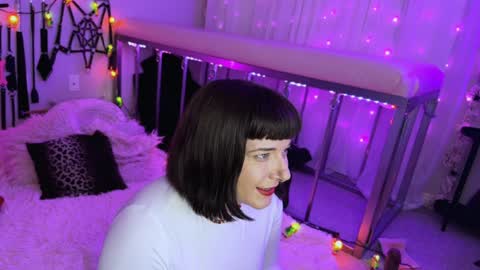 Coco Deville online show from 16, 12, 2024