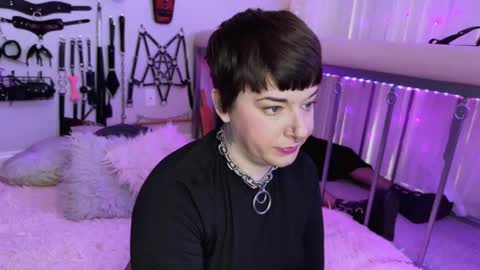 Coco Deville online show from 11, 3, 2025