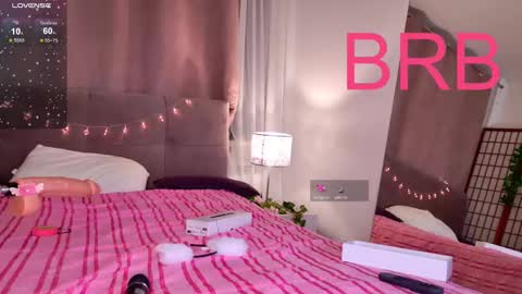 Snapshot of coconut_mia chatting on 2, 3, 2025 Mia online show from 2, 3, 2025