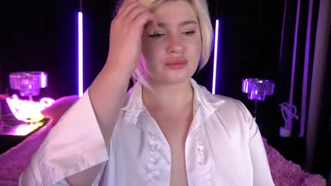 Snapshot of cocosecretss chatting on 5, 12, 2024 onlyfans amyleyy online show from 5, 12, 2024