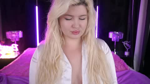 Snapshot of cocosecretss chatting on 15, 12, 2024 onlyfans amyleyy online show from 15, 12, 2024